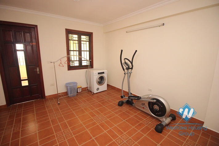 House for rent in Ba Dinh, Ha Noi with walking distance to Lottle center.
